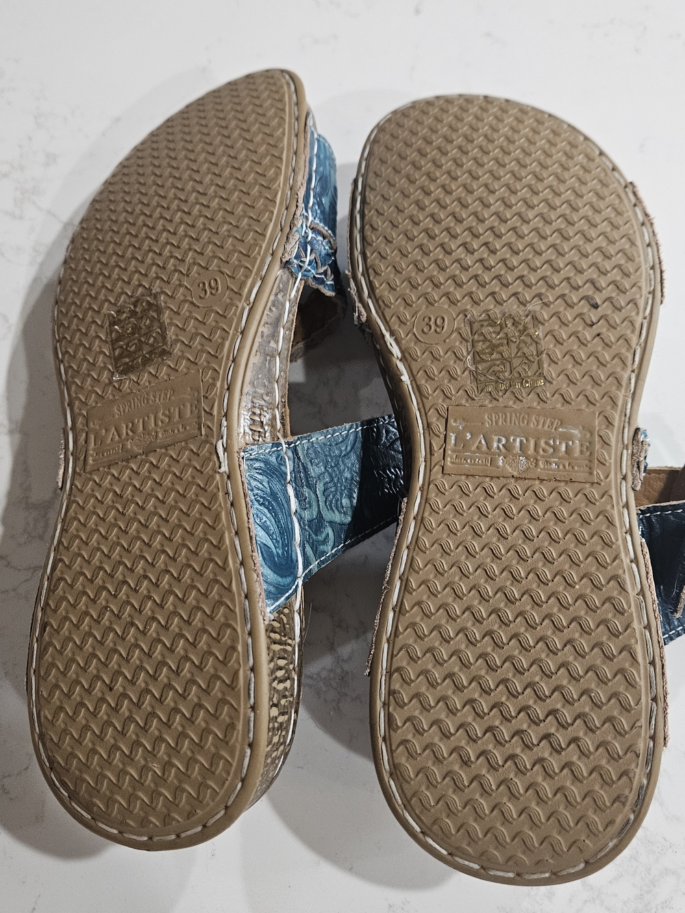 L'artiste Women's Teal Embossed Leather Slide Sandals Size 39 - Picture 5 of 5